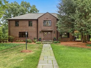 5 Rollingwood Dr, Worcester, MA 01609