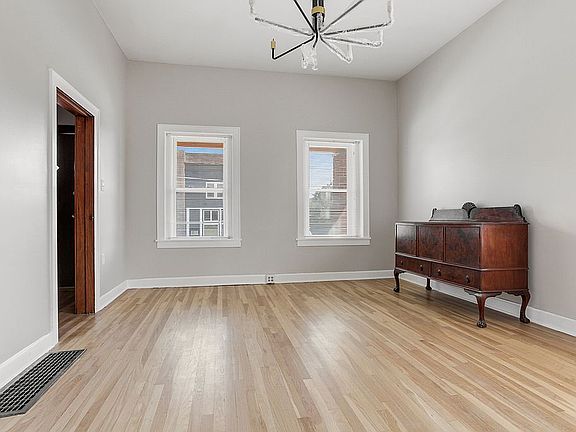 4th image of 400 N 6th St