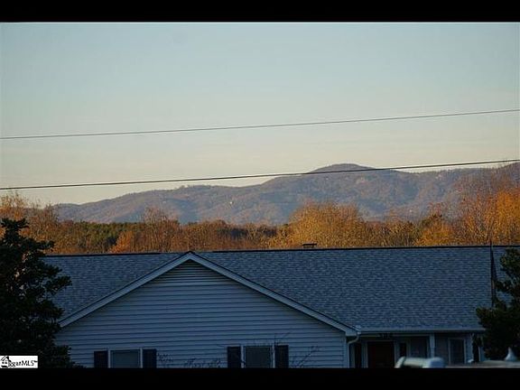 5th image of 395 Beechwood Dr