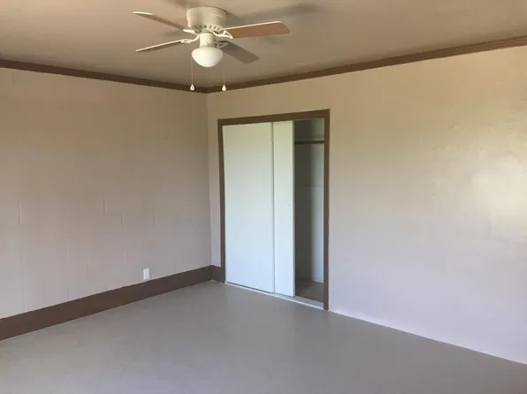 11280 S 10th Ave, Hanford, CA 93230