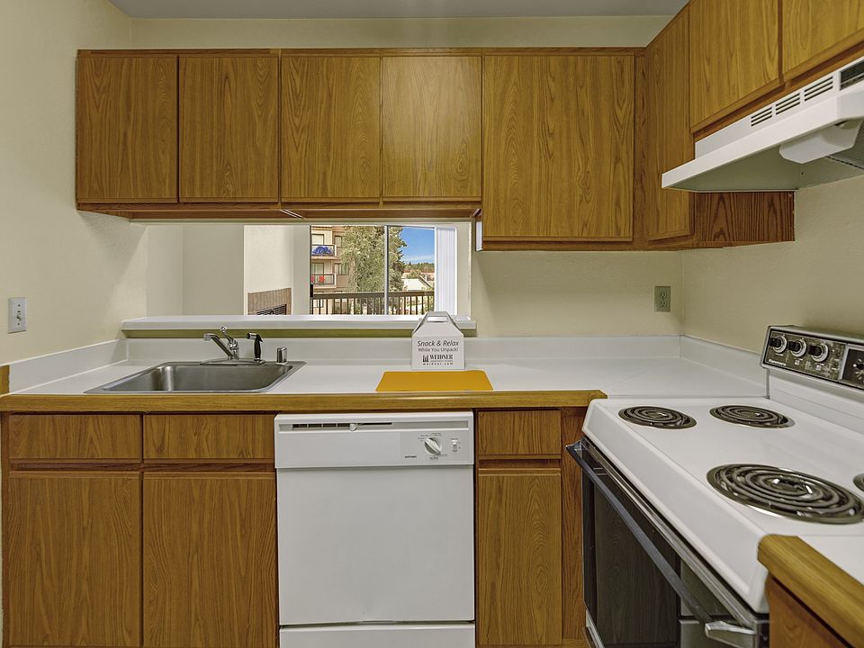 Susitna Ridge Apartments - Kitchen