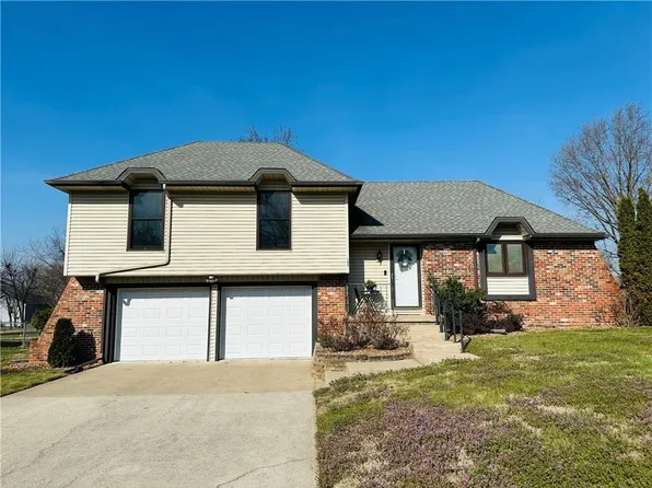 109 S Vansant St, Clinton, MO 64735