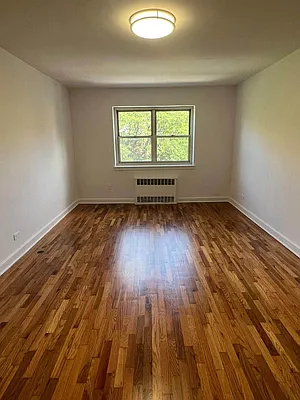 Rented by Queens Apartments Realty LLC | media 8