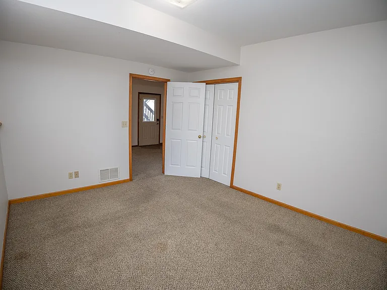 305 Tanner Bridge Ct #B — Photo 22