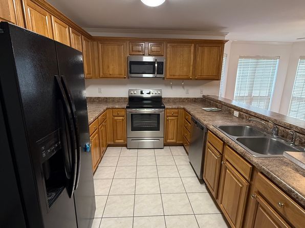 529 Versailles Blvd APT D