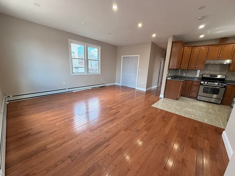 2566 Laconia Ave #1 — Photo 8