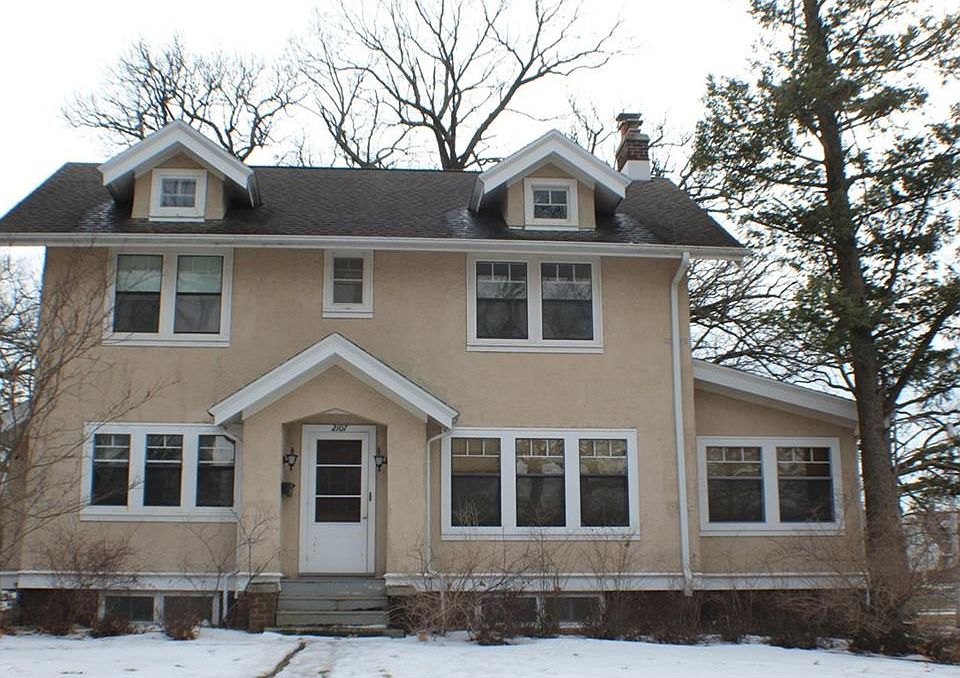 1st image of 2107 Greenwood Dr SE