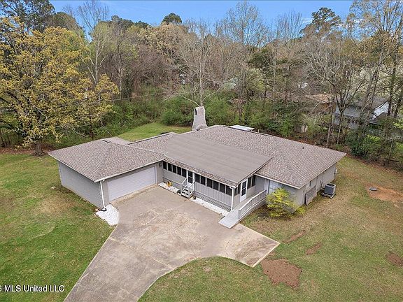 2nd image of 118 Pine Ridge Rd