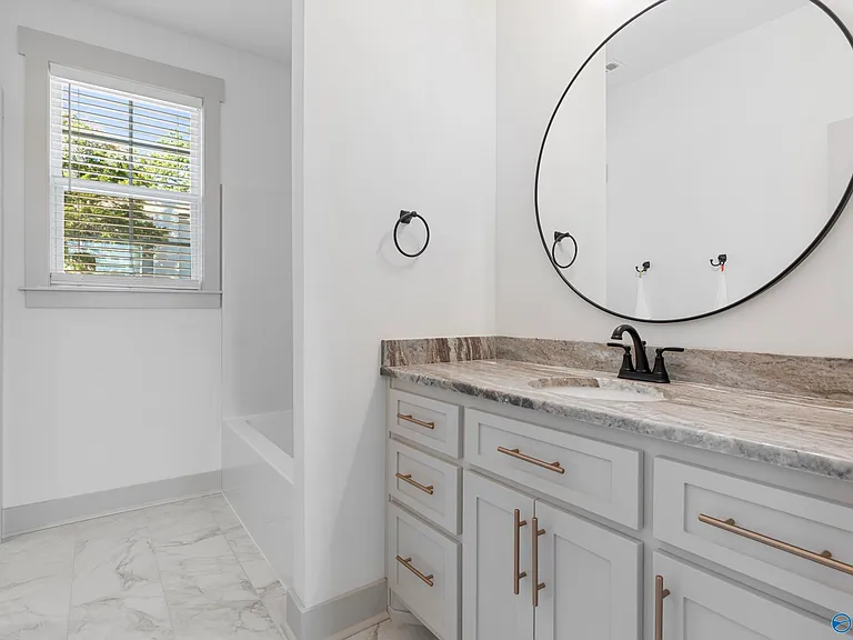 559 Farmingdale Rd — Photo 11