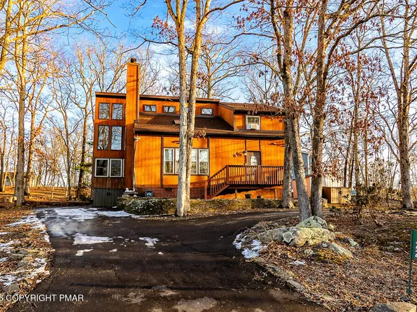 122 Dover Dr, Bushkill, PA 18324