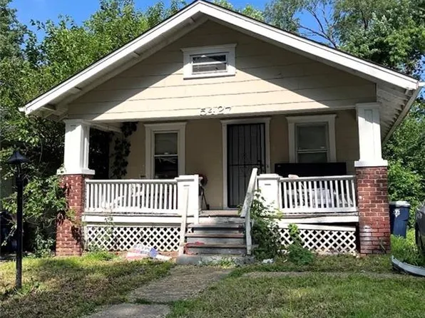 5427 Olive St, Kansas City, MO 64130
