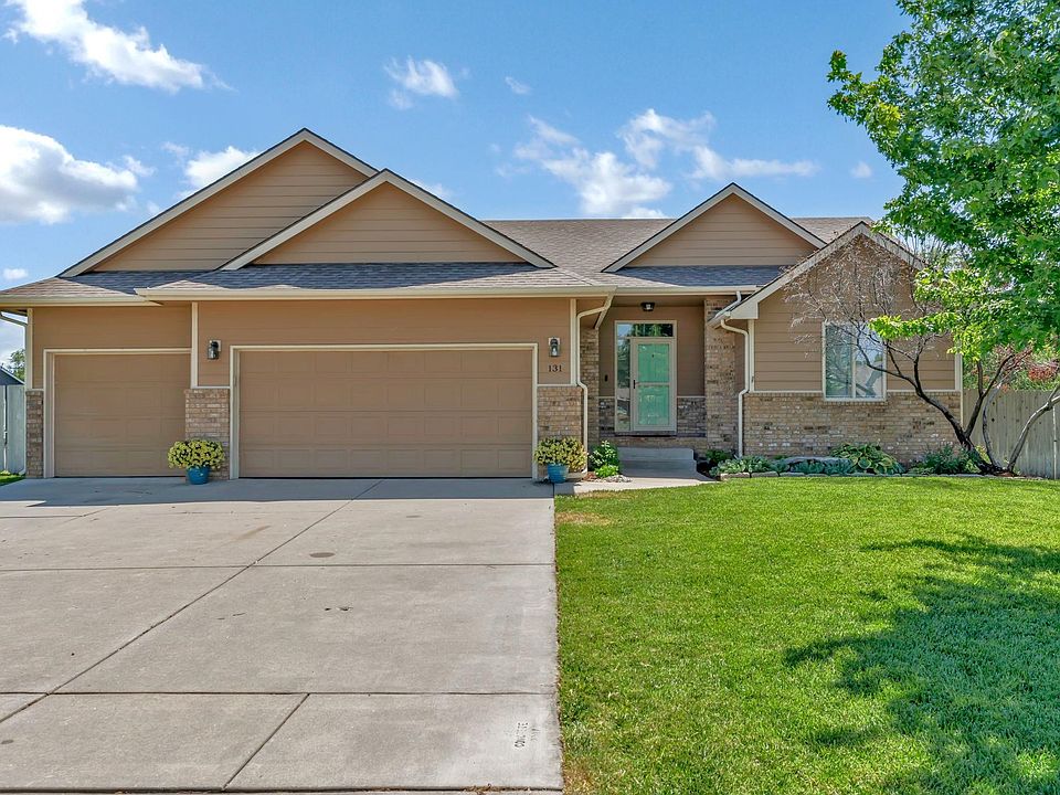 1st image of 131 W Harmony Cir
