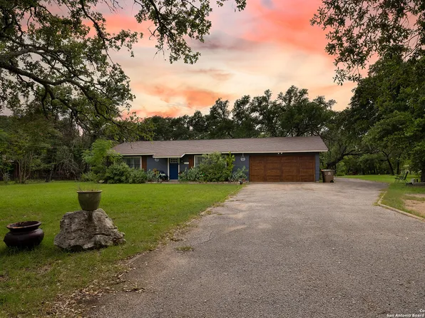 319 N WINTERS FURR, Johnson City, TX 78636