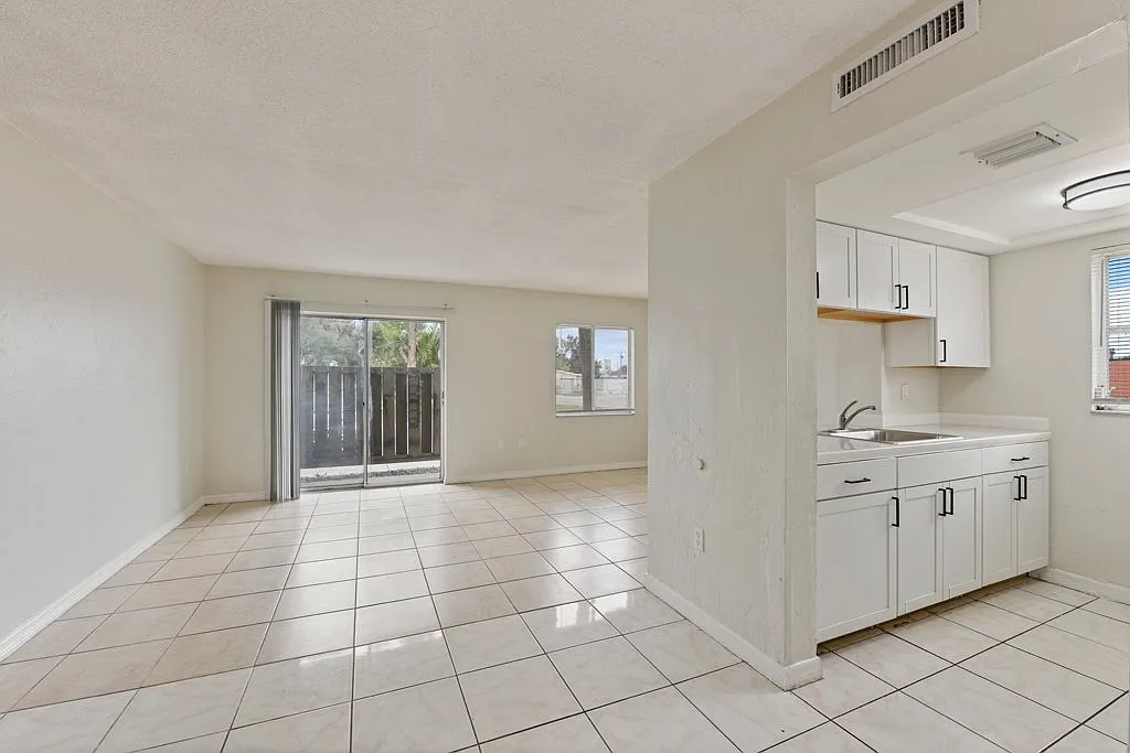 The Lakeside at 2315 — Photo 1