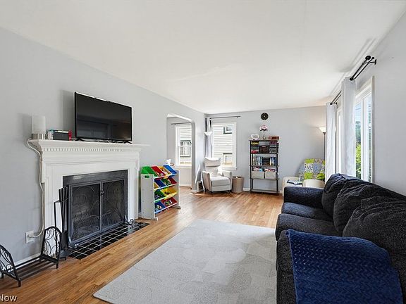 3rd image of 4533 Telhurst Rd