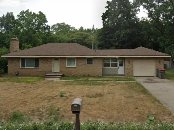 2490 Bristolwood Dr NW, Grand Rapids, MI 49544