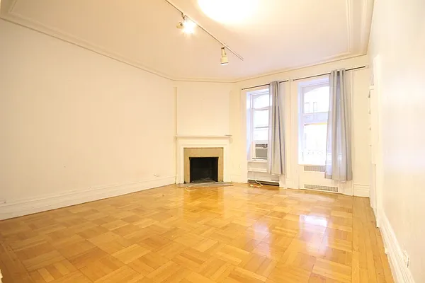 Rented by Dynamik Realty | media 34