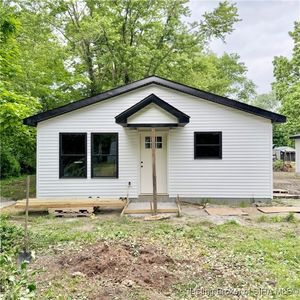 339 S Oak Street, Austin, IN, 47102
