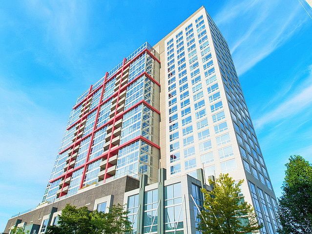 1st image of 1841 S Calumet Ave APT 1206