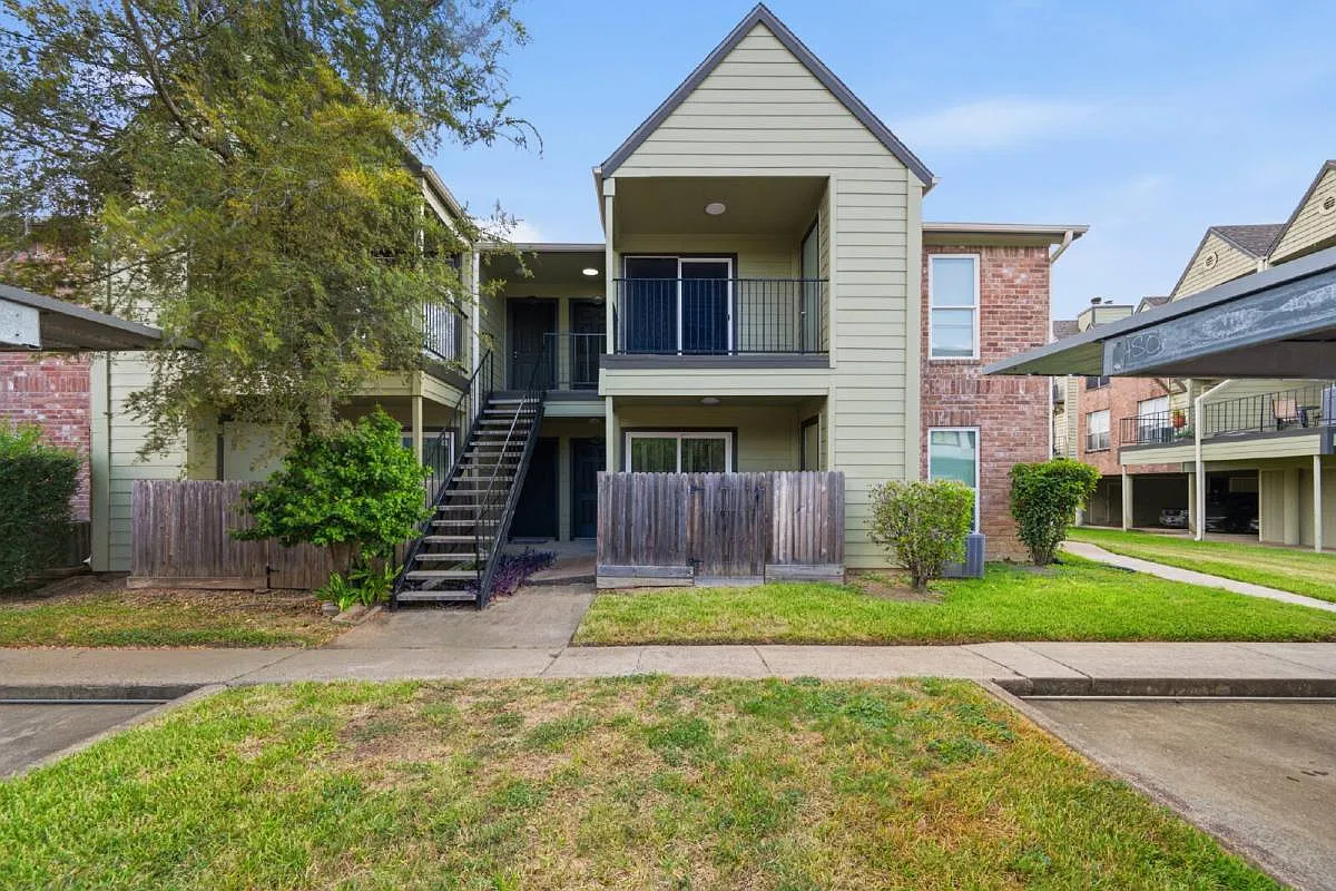 18800 Egret Bay Blvd #300 in Houston, TX 77058 — Photo 1