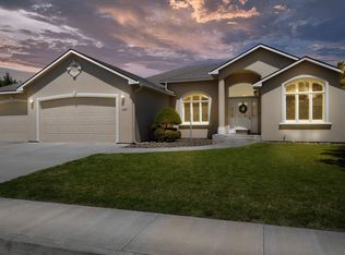 1492 Chardonnay Dr, Richland, WA 99352