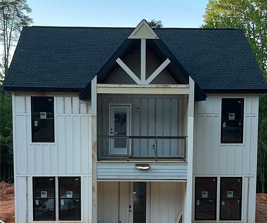 1st image of 142 Boxwood Ln