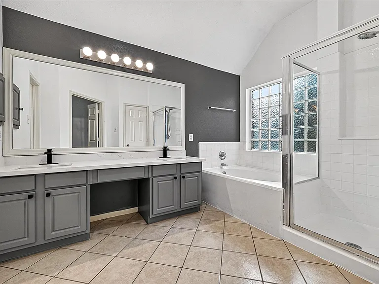 17303 Kenton Crossing Ln — Photo 36