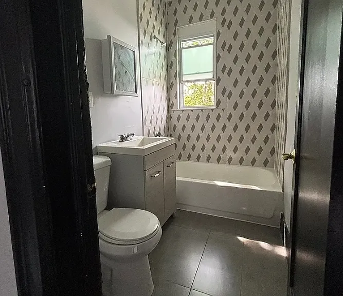 214 Mallory Ave #5-A — Photo 1