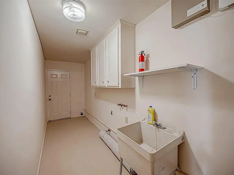 10607 Silkwood Dr — Photo 37