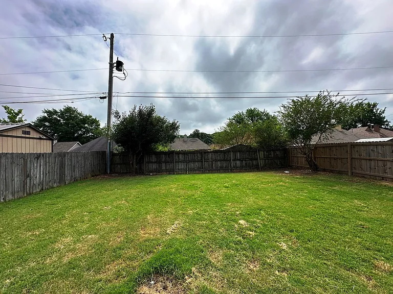 3812 Clarion Dr — Photo 17