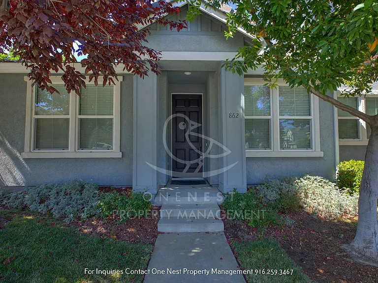 862 Courtyards Loop — Photo 3