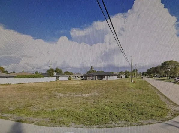 1527 SE 20th Pl #1, Cape Coral, FL 33990