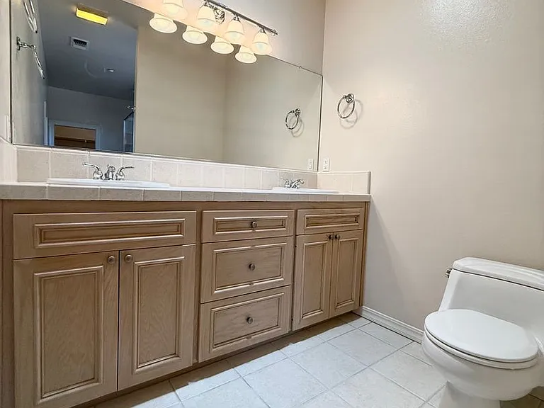 1090 Megan Ct — Photo 28