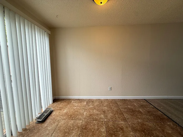 1450 Baker 1451 Ashland — Photo 5