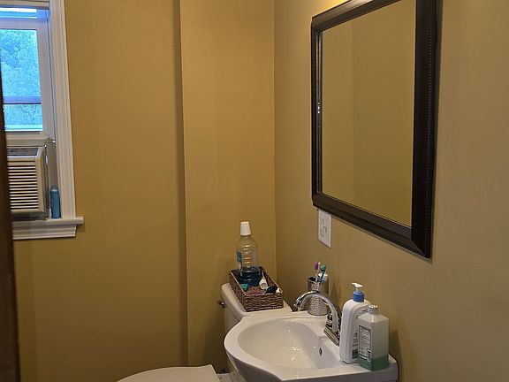 5th image of 913R Coleman Ave #913-R