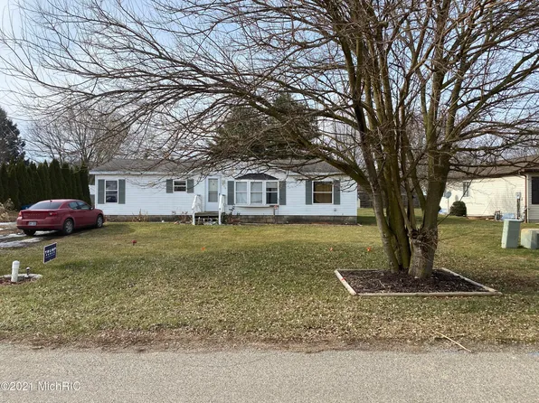 426 Gerald St, Quincy, MI 49082