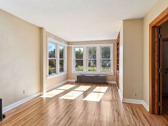 4th image of 2112 Laurel Ave W
