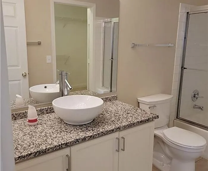 2605 Glen Green Ave — Photo 16
