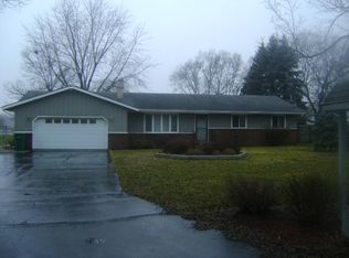 11266 2nd St, Roscoe, IL 61073