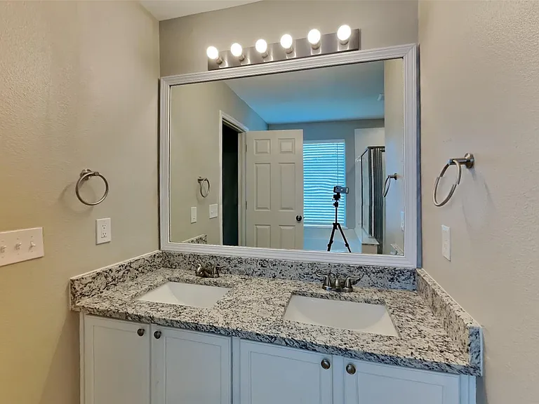 4714 Pin Oak Creek Ln — Photo 8