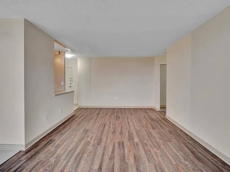 121 Agnes St — Photo 14