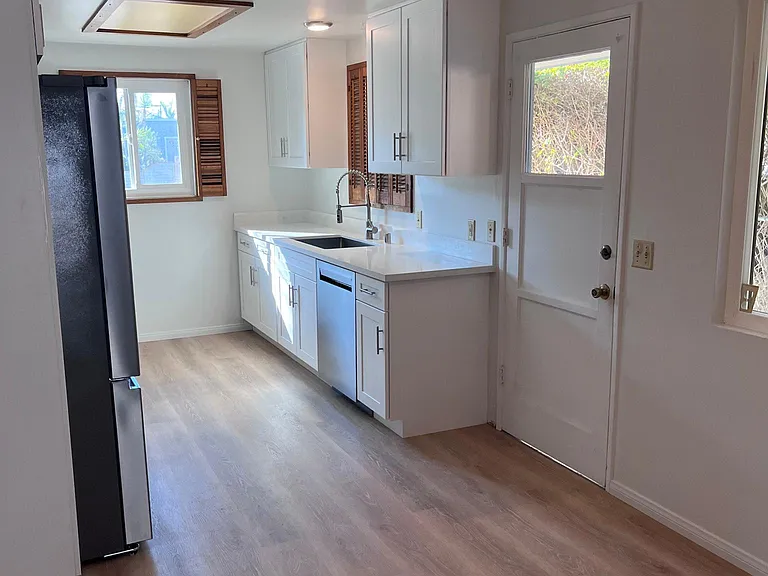 241 La Veta Ave — Photo 7