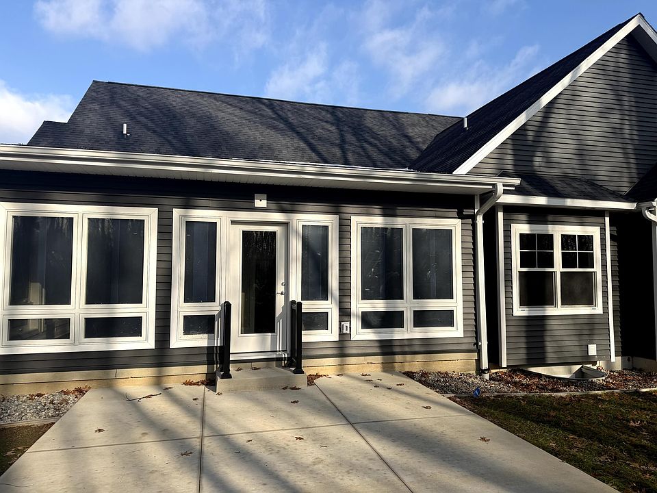 2nd image of 1170 Lochaven Cir #8B
