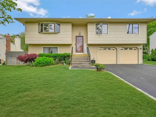 17 Claire Lane, Sayville, NY 11782