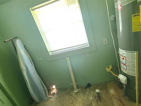 5th image of 7335 Phillips St