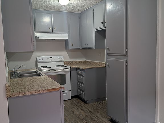 4th image of 527 Howard Ave #2