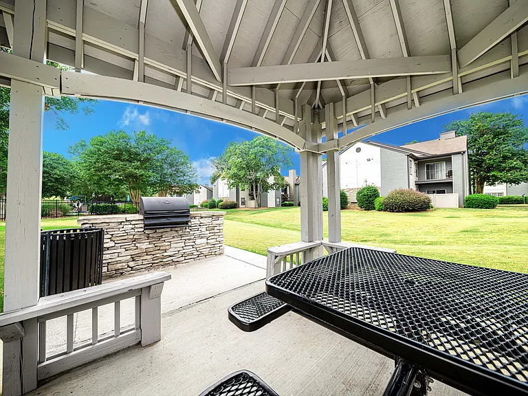 Grilling & picnic area