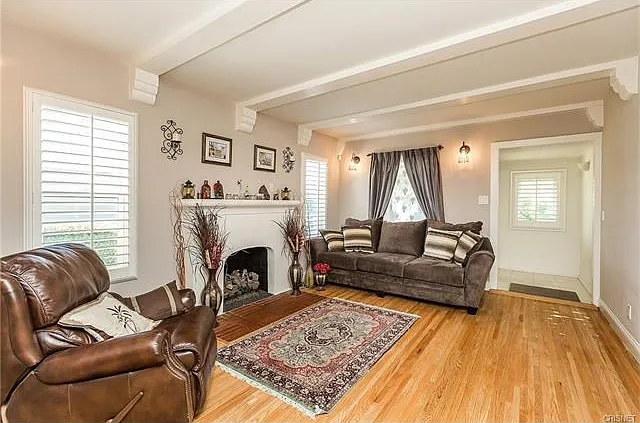 2530 S Bentley Ave — Photo 6