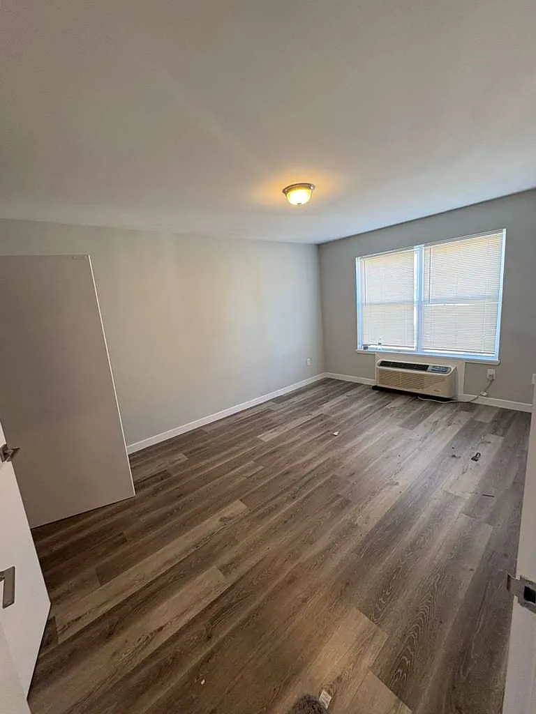144 Fair St — Photo 4