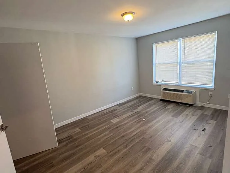 144 Fair St #401 — Photo 4